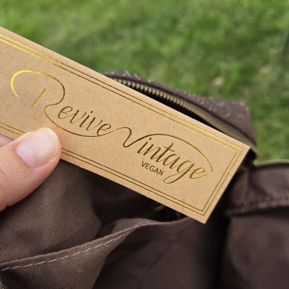 Revive Vintage Vegan Brown Make-up Case - Picture 8 of 10